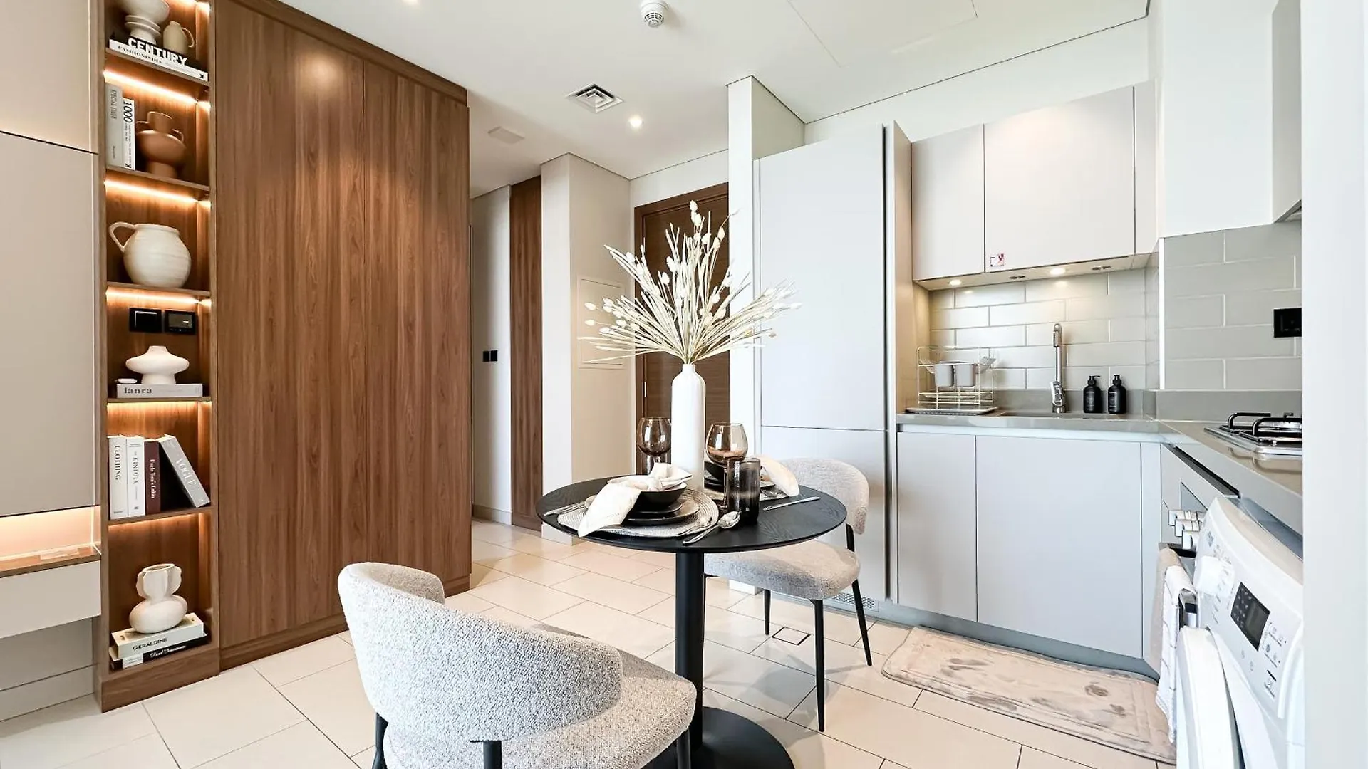 Trophy-Live In Style Artistic Flair Unit Apartment Dubai