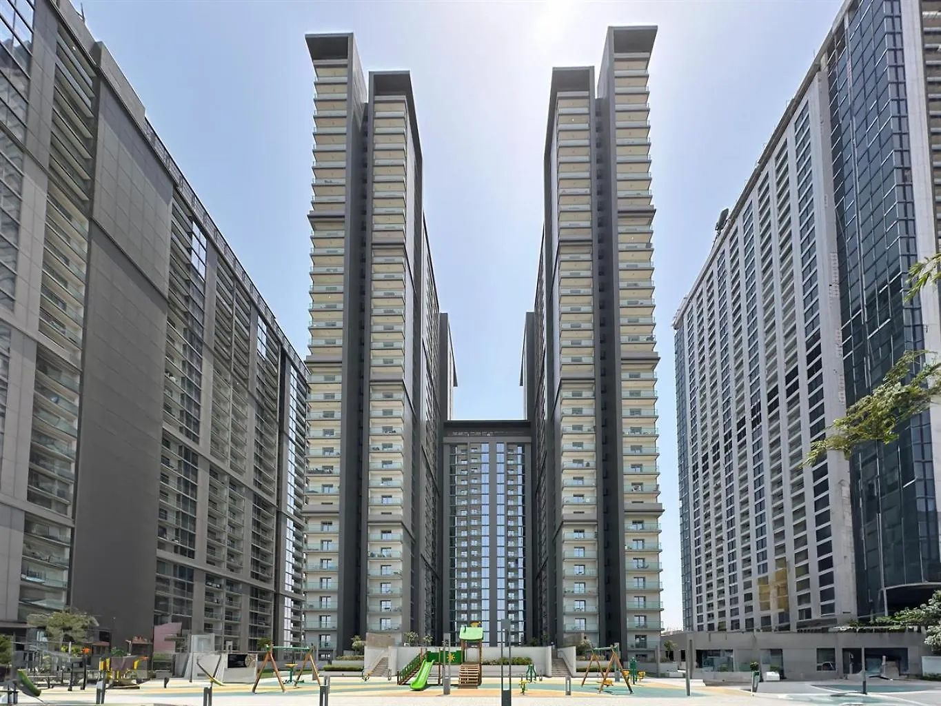 Trophy-Live In Style Artistic Flair Unit Apartment Dubai