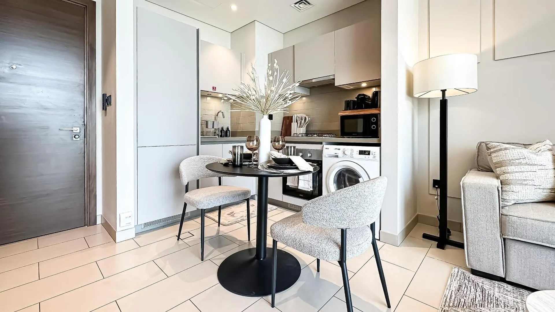 Trophy-Live In Style Artistic Flair Unit Apartment Dubai