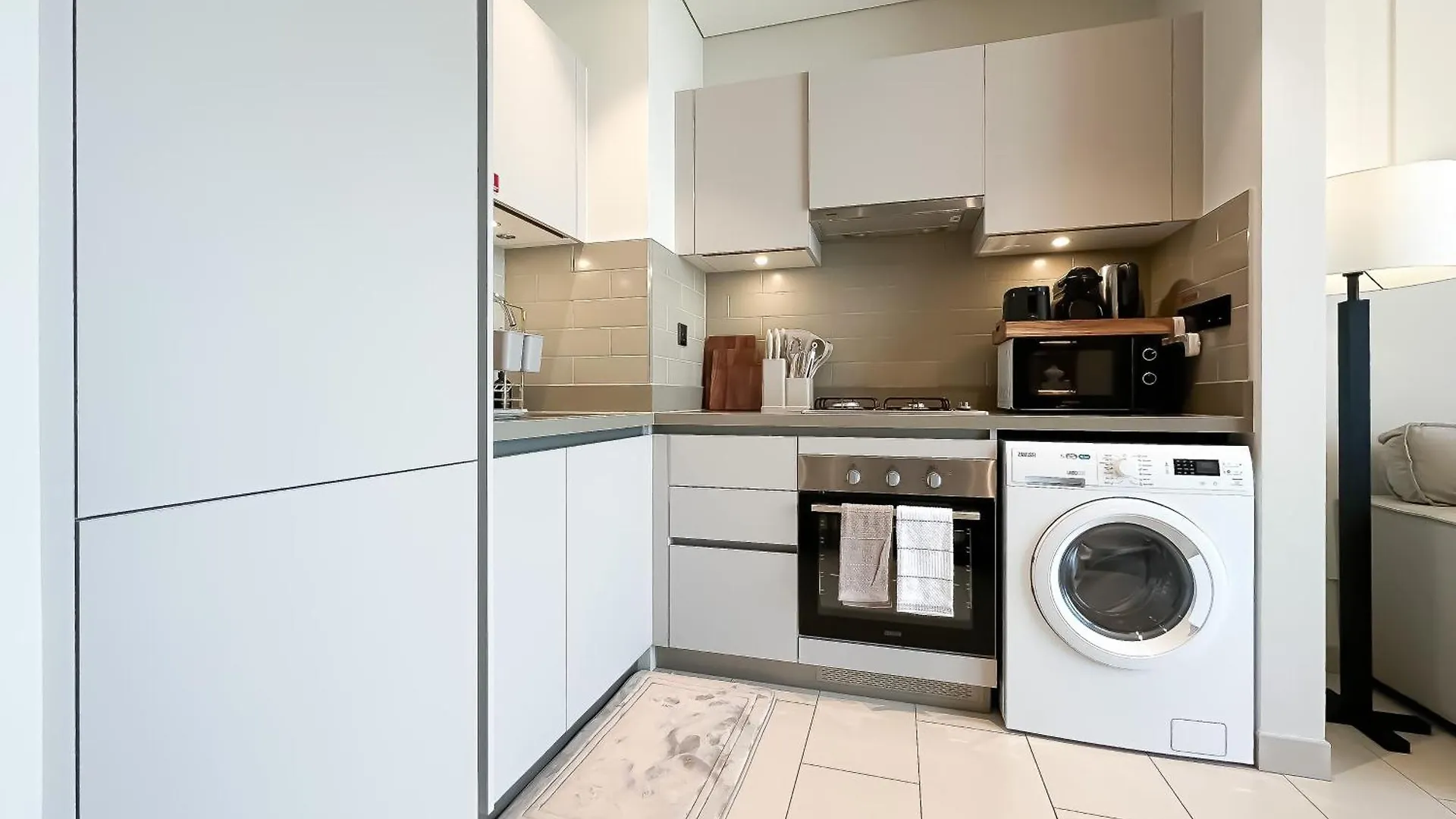 Trophy-Live In Style Artistic Flair Unit Apartment Dubai